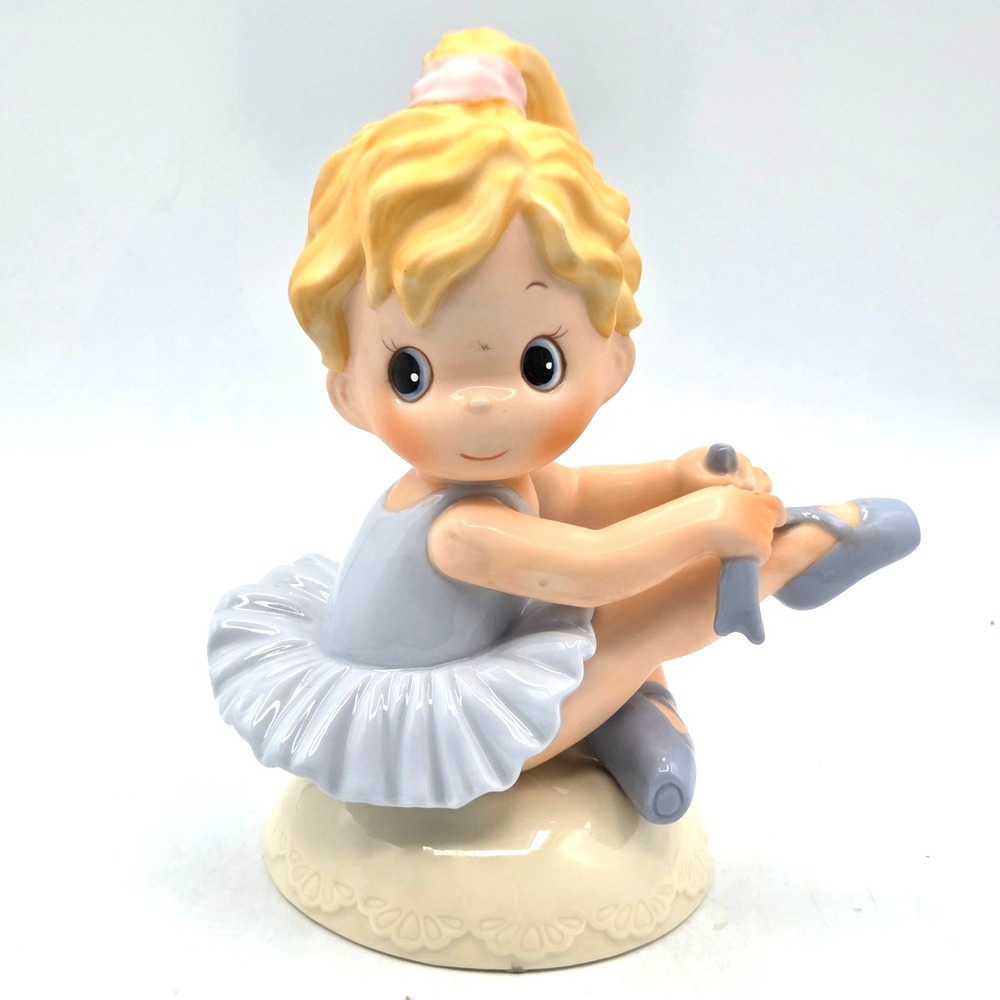 Classic Treasures Porcelain Collectable Ballerina Little Girl Figurine 7"